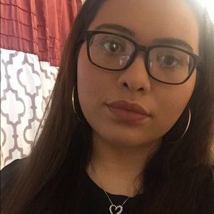 Meet your Posher, Eva